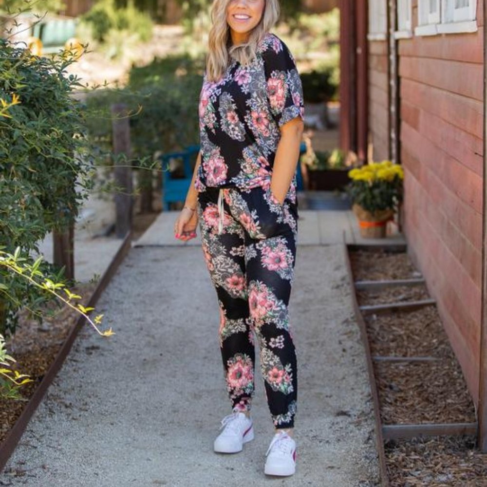 NWT Blumin Floral Lounge Set